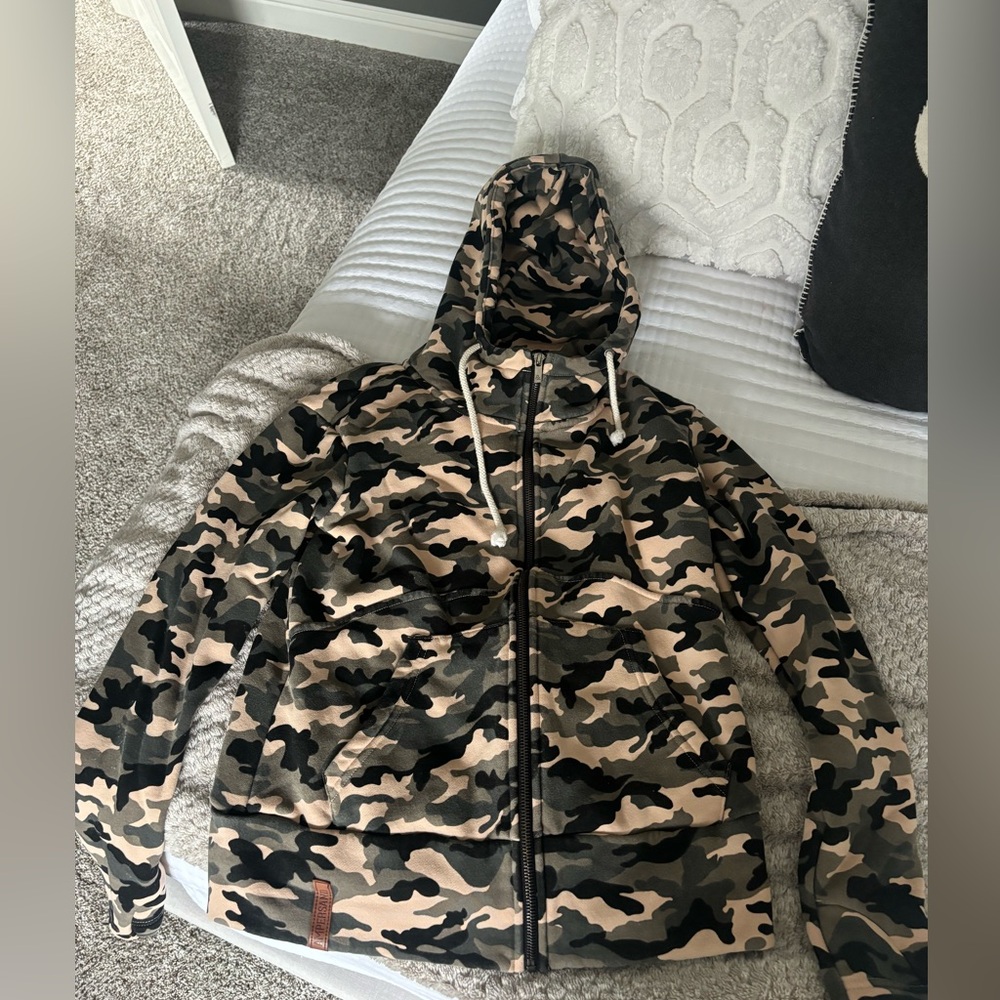 Women’s ampersan ave sweatshirt